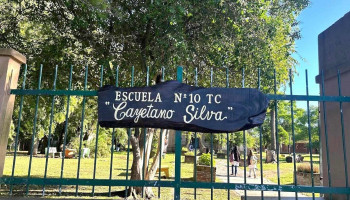 Escuela 10 Cayetano Silva - San Carlos