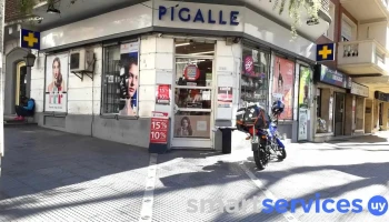 Farmacia Pigalle suc. Massone - Montevideo