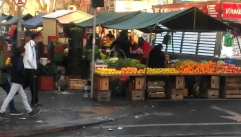 Feria de frutas y verduras /street market - 11900 Montevideo