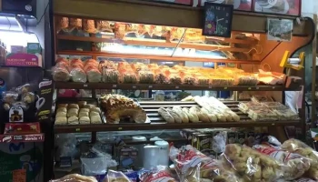 Panaderia y Rotiseria Mamma Mia - 11900 Montevideo
