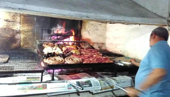 Parrilla Mami y Papi - 18 De Mayo