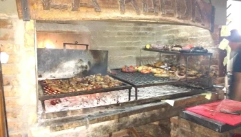 Parrillada La Rueda - 37000 Melo Parrillada La Rueda - 37000 Melo