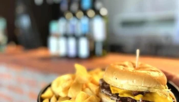 Pitu Burgers - Piriápolis - 20200 Piriápolis Pitu Burgers - Piriápolis - 20200 Piriápolis