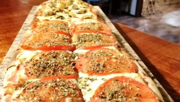 Pizzeria La Mano Y Un Lugar - 27102 Barra Del Chuy