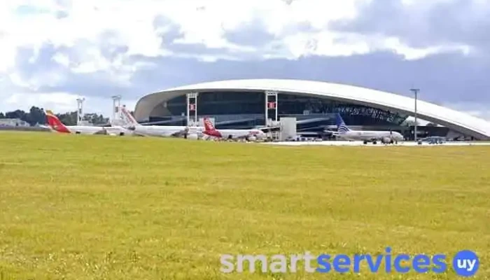 Aeropuerto Internacional De Carrasco -  Aeronave De Ala Fija - Ciudad de la Costa