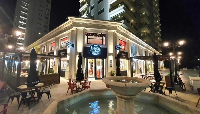 Almacén de pizzas - 20000 Punta Del Este