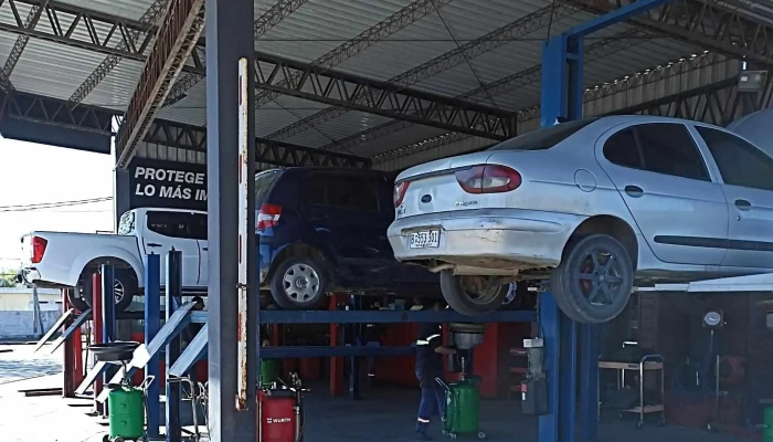 Auto Punto -  Gomeriaalineacion Lubricentroneumaticosfiltrosbaterias Zona - Punta del Este