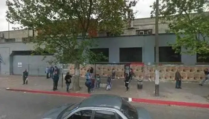 Av 8 De Octubre Y Guemes Bus Stop - Montevideo