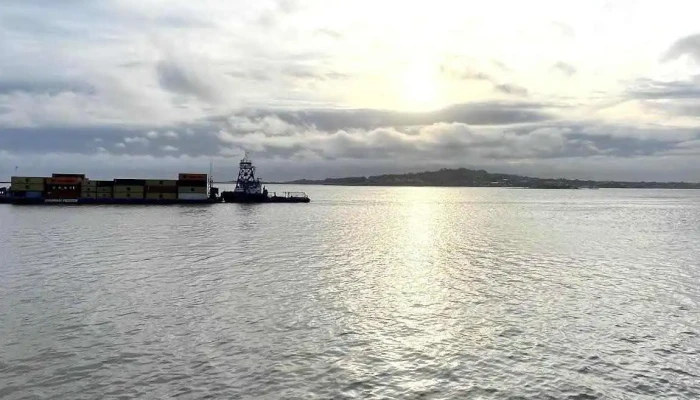 Bayton -  Cerca De Mi - Montevideo