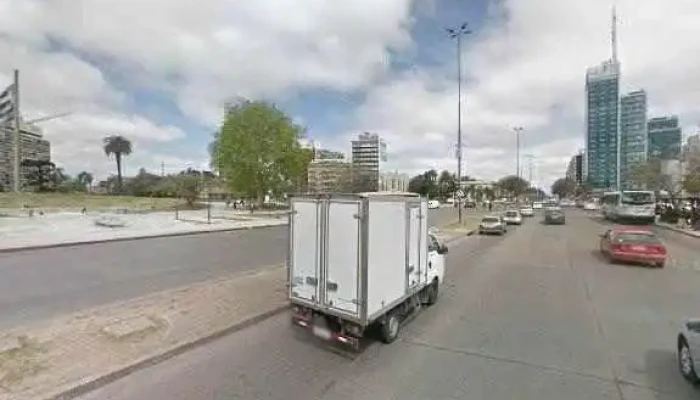 Bv Gral Artigas Y Pla A Av 8 De Octubre Zona - Montevideo
