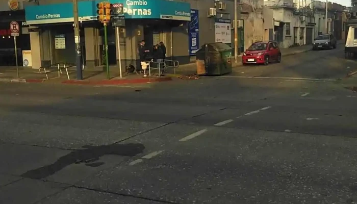 Cambio Pernas -  Abierto Ahora - Montevideo