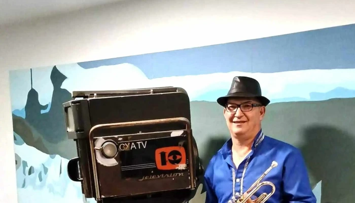 Canal 10 -  Cerca De Mi - Montevideo