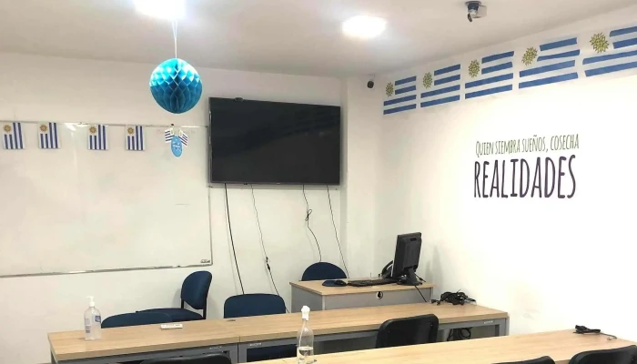 Casa Tres Contact Center -  Horario - Montevideo