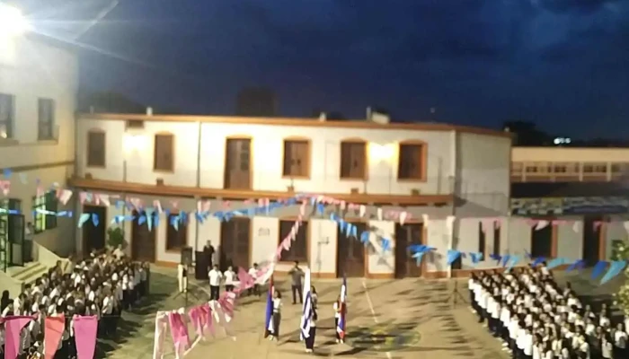 Colegio San Jose Liceo Y Magisterio Maria Auxiliadora Del Propietario - Las Piedras