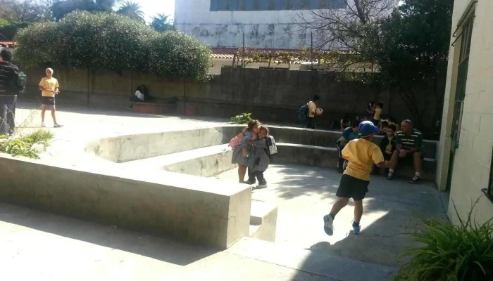 Colegio Y Liceo Mariano -  Edificio - Montevideo
