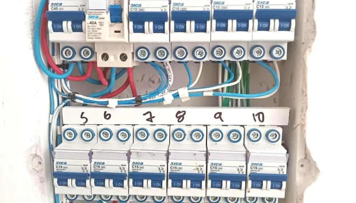 Electricista Compañia Uruguaya de servicios - Canelones