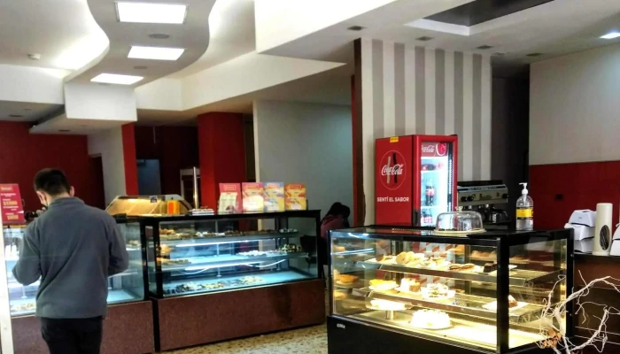 Confitería Banzai - Av. Gral. José Gervasio Artigas 1084