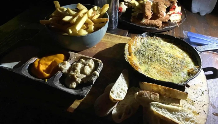 El Comedy Bar -  Comida Y Bebida - Montevideo