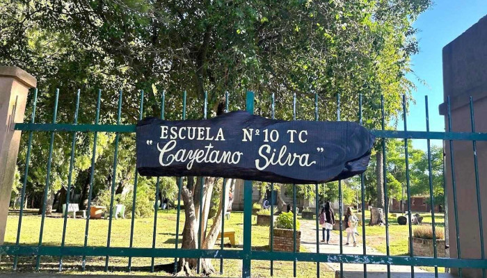 Escuela 10 Cayetano Silva - San Carlos