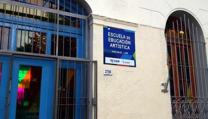 Escuela De Educacion Artistica Hugo Balzo Numero - Montevideo