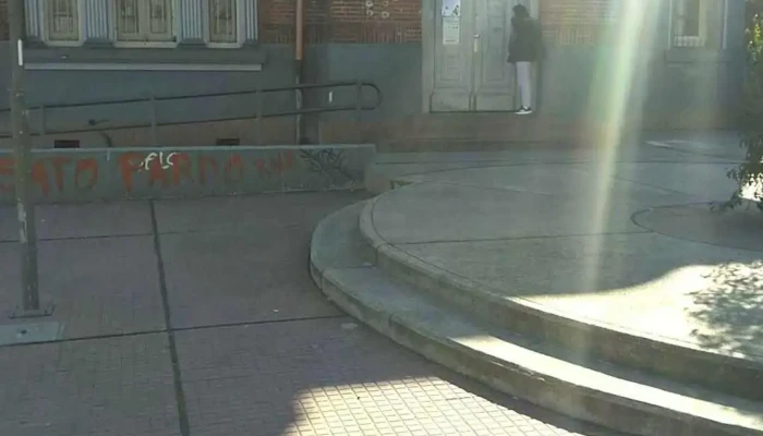 Escuela Sanguinetti -  Videos - Montevideo