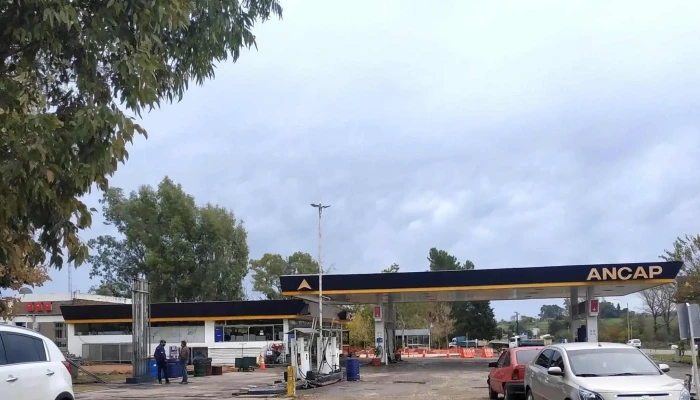 Estacion De Servicio Ancap Zona - Paysandú