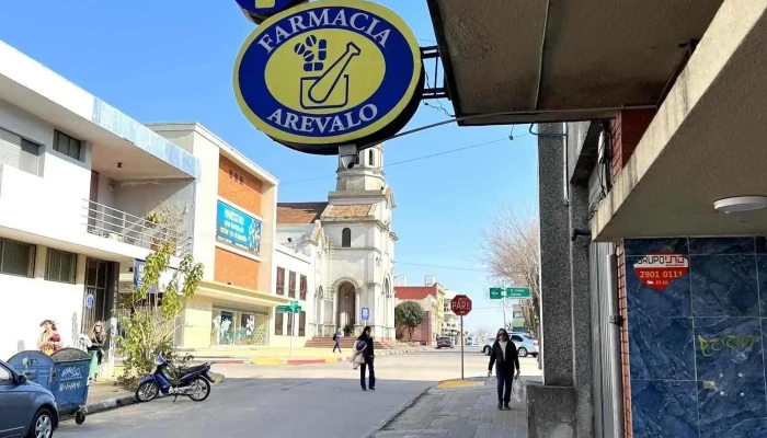 Farmacia Arevalo I Del Propietario - Pando