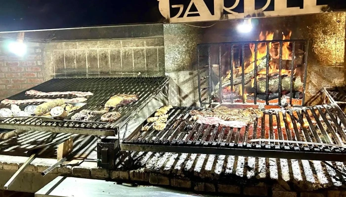 Gardel Restaurante e Parrillada - 40000 Rivera
