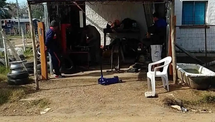 Gomeria -  Taller De Reparacion De Motos - Juanicó