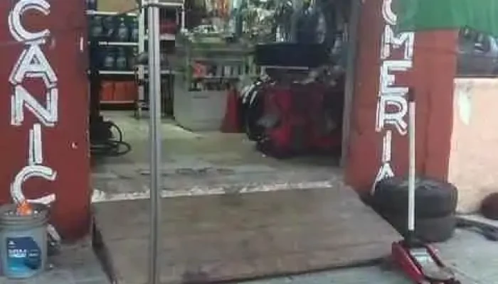 Gomeria Y Taller La Curva Exterior - Montevideo