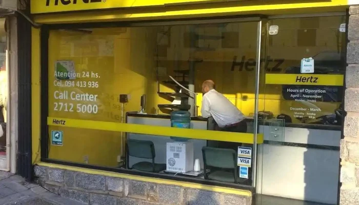 Hertz Rent A Car -  Exterior - Punta del Este