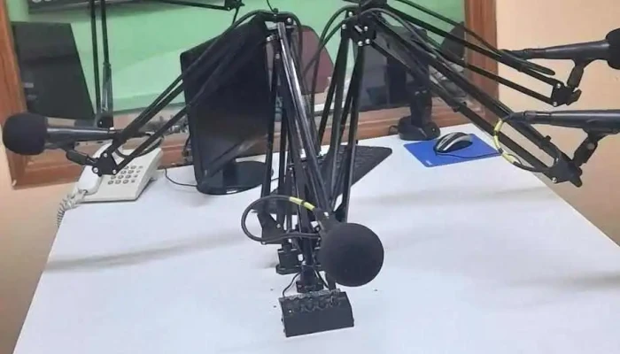 La Cotorra Fm Del Propietario - Montevideo