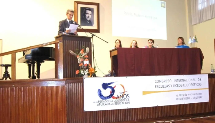 Liceo Logosofico Carlos Bernardo Gonzalez Pecotche Del Propietario - Montevideo