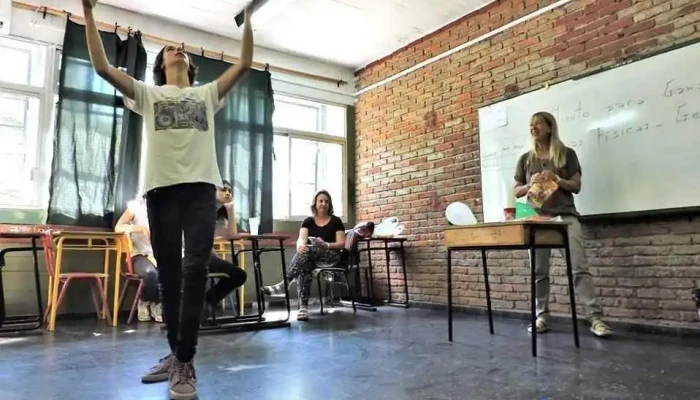 Liceo Ndeg 12 Congreso De Tres Cruces Del Propietario - Montevideo