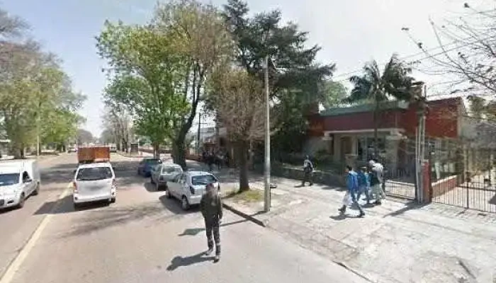 Liceo Ndeg 22 Juan Diaz De Solis Cerca De Mideg - Montevideo