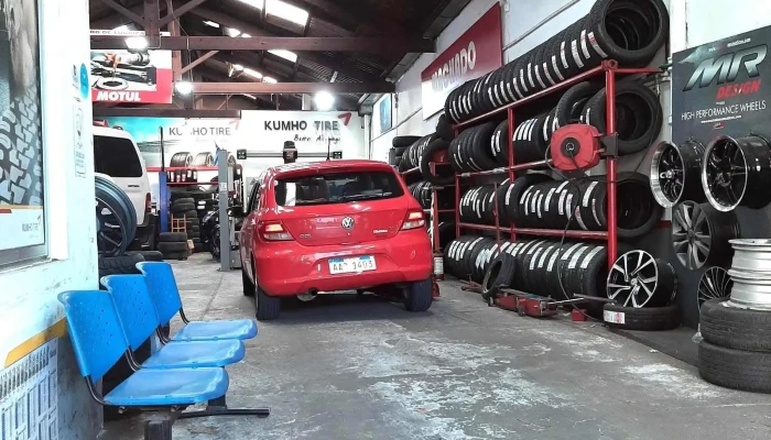 Machado Neumaticos Interior - Montevideo