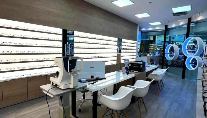 Optica Americana Geant Parque Roosevelt Interior - Ciudad de la Costa