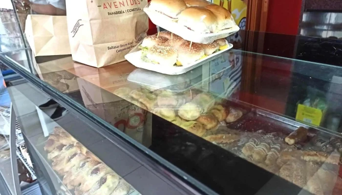 Panadería y Confitería Dos Avenidas - G5P5+Rxh