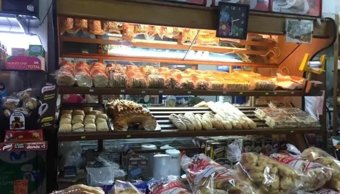 Panaderia y Rotiseria Mamma Mia - 11900 Montevideo