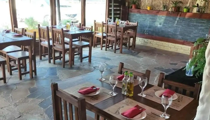 Parador Restaurante Los Cardos - Solís