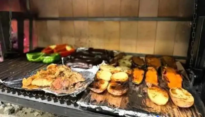 Pizzería y Parrillada Doneze - 30000 Minas