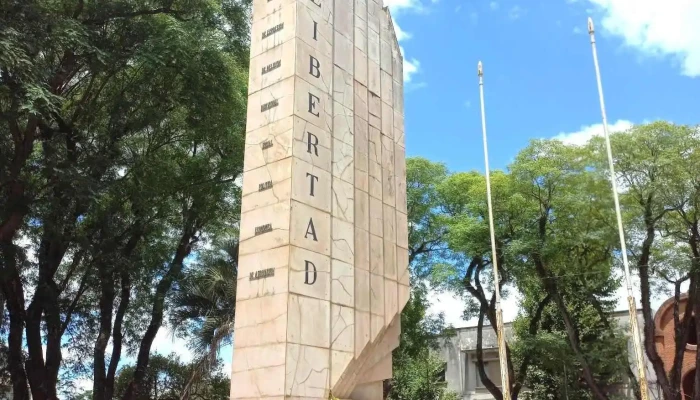 Plaza 19 de Abril - 33000 Treinta Y Tres
