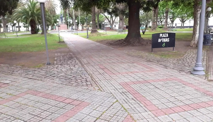 Plaza Artigas - 75100 Dolores