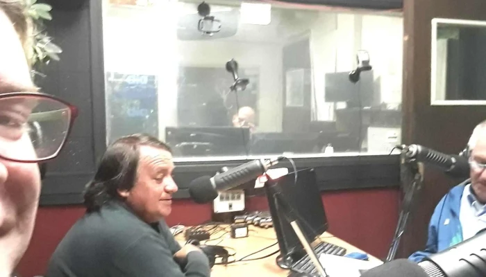 Radio Universal Cx 22 Am 970 -  Comentarios - Montevideo