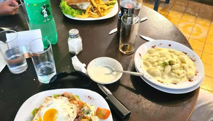 Restaurante Hostería del Parque - 80000 San José De Mayo