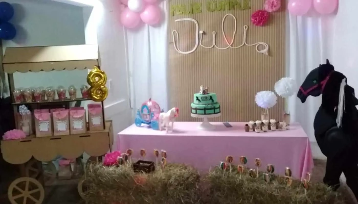 Salón De Fiesta Dos Reinas - 15600 Pando