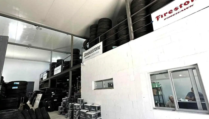 Sonora Neumaticos Y Baterias Centro Comercial - Mercedes