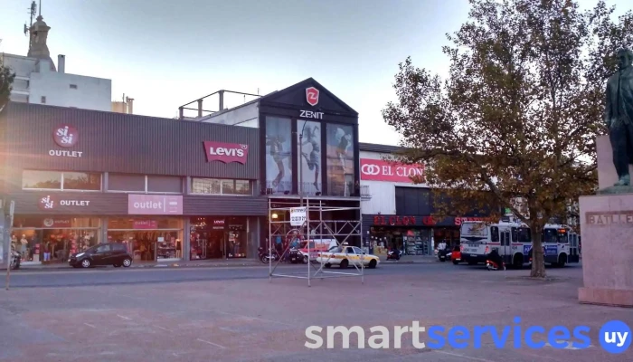 Stadium Outlet - 11800 Montevideo