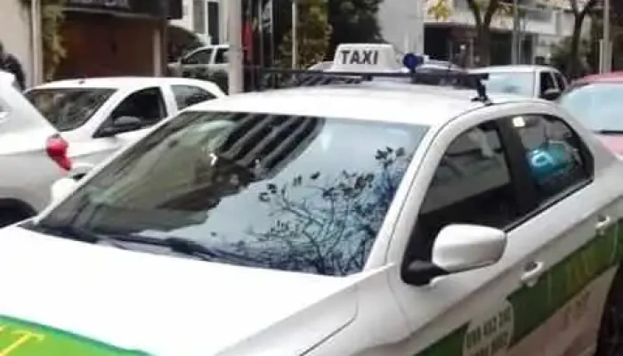 Taxi - Pando