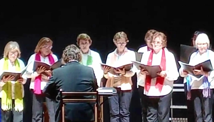Teatro Atenas -  Abierto Ahora - Young